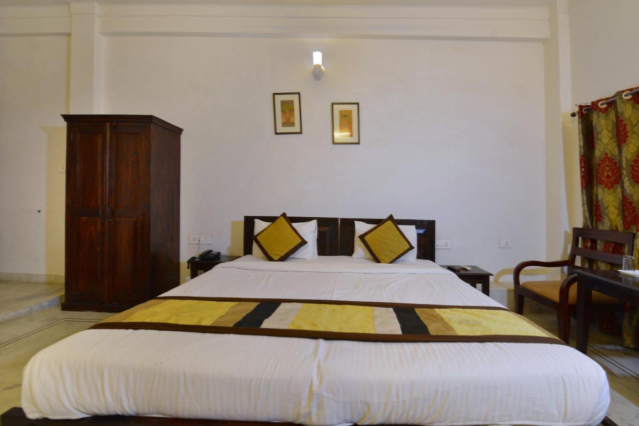 Oyo 1159 Hotel Chandra Prakash Udaipur Ngoại thất bức ảnh