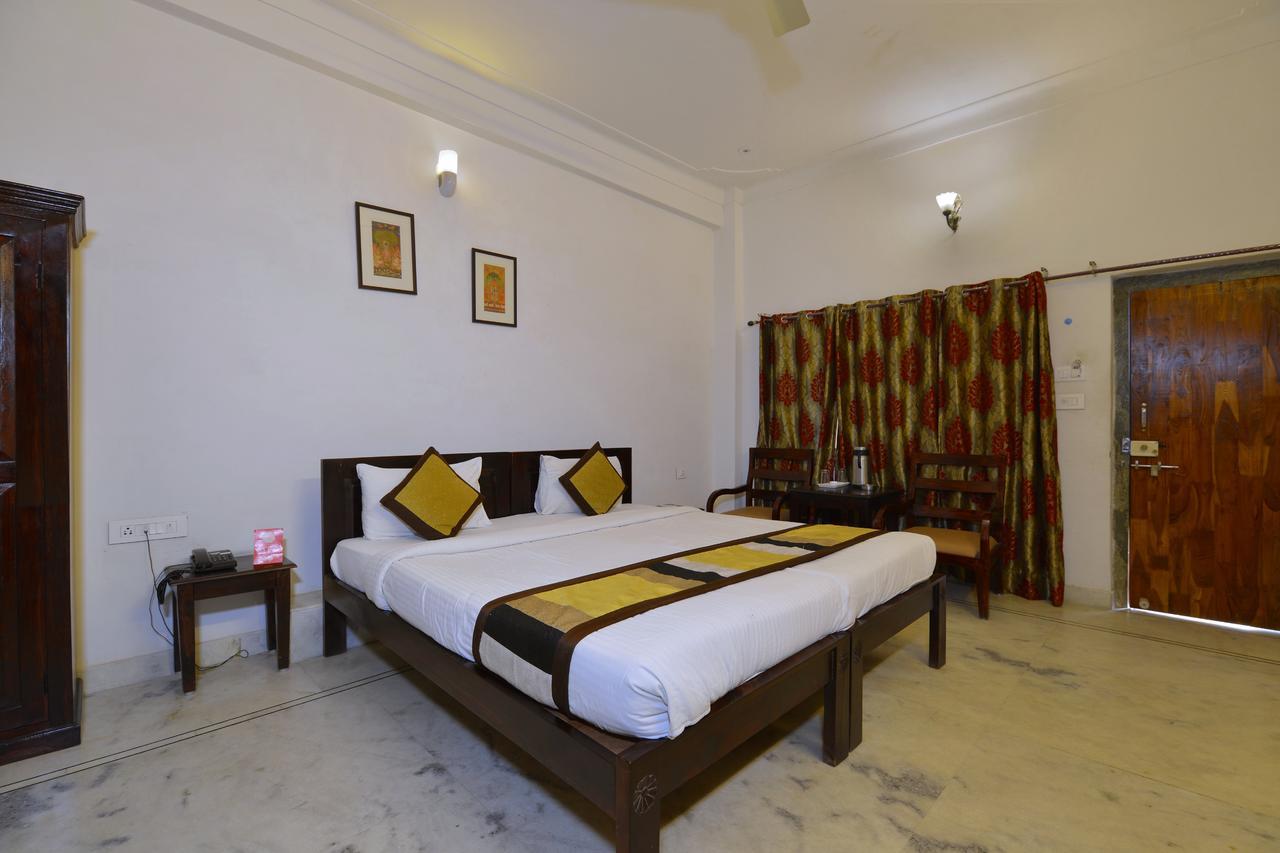 Oyo 1159 Hotel Chandra Prakash Udaipur Ngoại thất bức ảnh