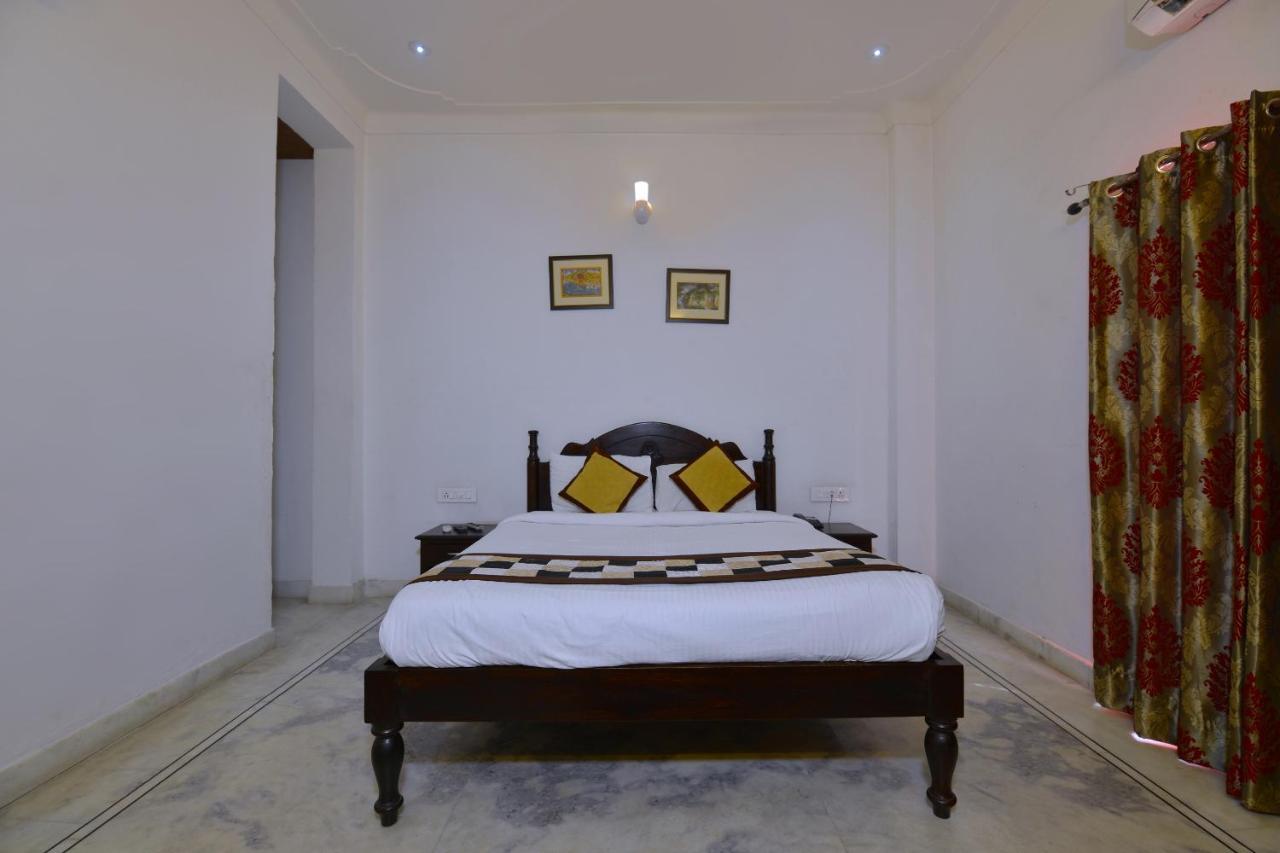 Oyo 1159 Hotel Chandra Prakash Udaipur Ngoại thất bức ảnh
